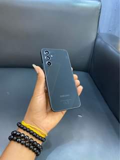 A picture of Samsung galaxy A54 5G used