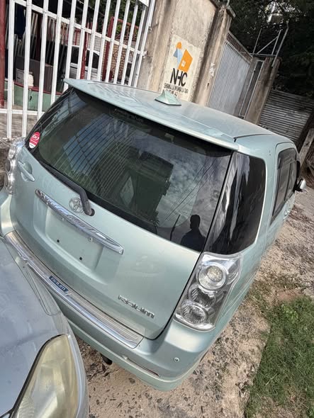 A picture of toyota raum