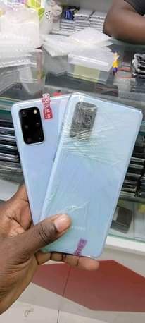 A picture of UK used original phones