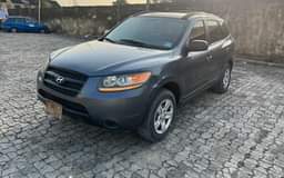 A picture of Super clean Tokunboh Standard HYUNDAI SANTA FE 2009 Few Months