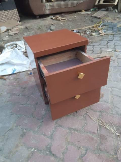 A picture of BEDSIDE DROO MBILI NJOO NA OFA INBOX 0712788315