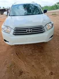 A picture of Toyota highlander 2010 08086526999