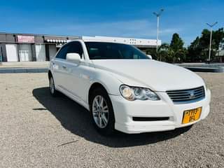 A picture of Mark x milion 7 5 Ipo mwanza Automatic Engine safi