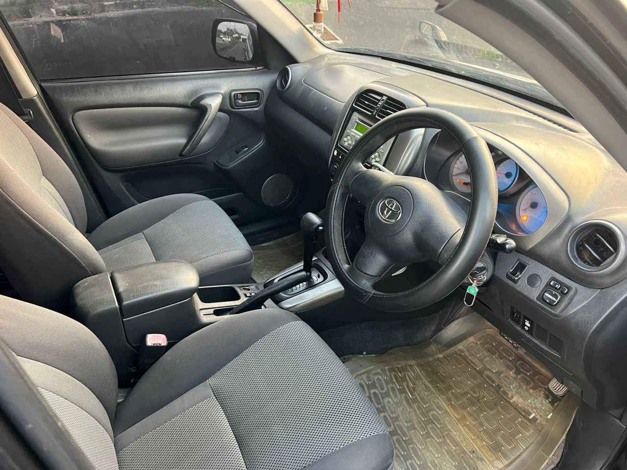 A picture of 2005 Toyota RAV4