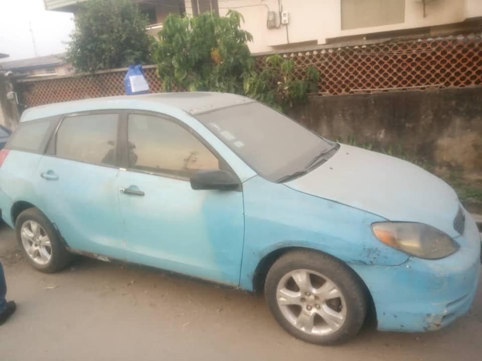 A picture of Toyota matrix awoof