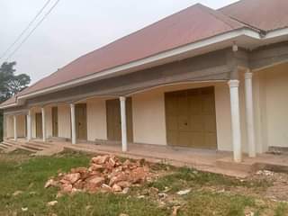 A picture of 7shops single rentals with store and one double for sale