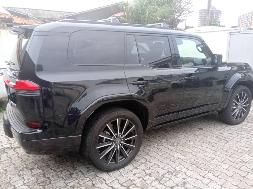 A picture of Lexus GX 550 brand new 2025