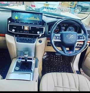 A picture of ZX land cruiser Prado 2020 0756494005 0777540742 190m
