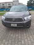 A picture of 2009 Toyota Highlander with push start button 89 000 mileage