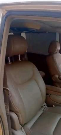 A picture of Toyota Sienna 05