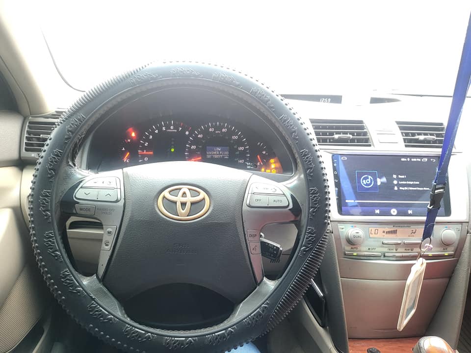 A picture of Awoof awoof 2009 Toyota Camry xle 4plug engine .