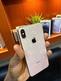 A picture of iPhone xs max