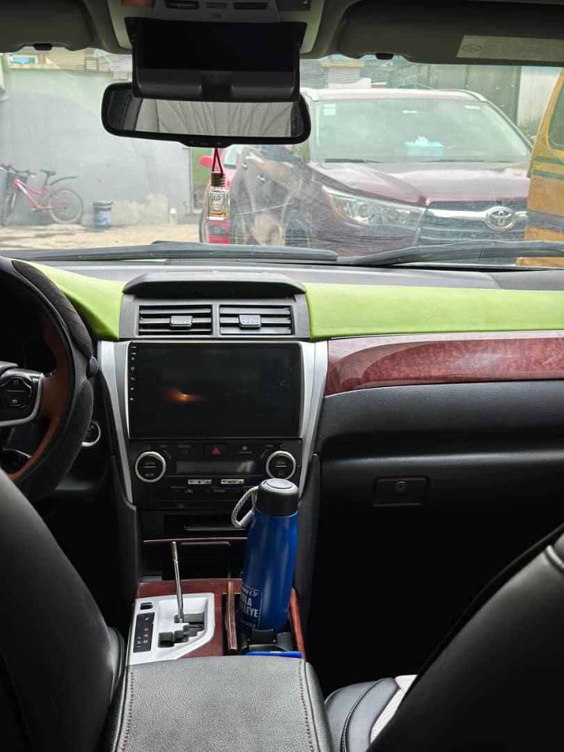 A picture of Toyota Camry SE 2014