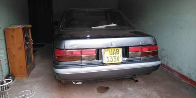 A picture of toyota corona 170