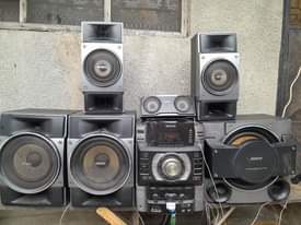 A picture of SONY SOUND SYSYEM