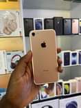 A picture of IPhone 7 32gb on sale at 270K