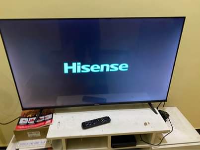 A picture of HISENSE 43inch full box