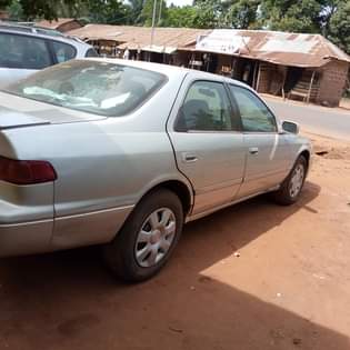 A picture of Toyota Camry 2000 model