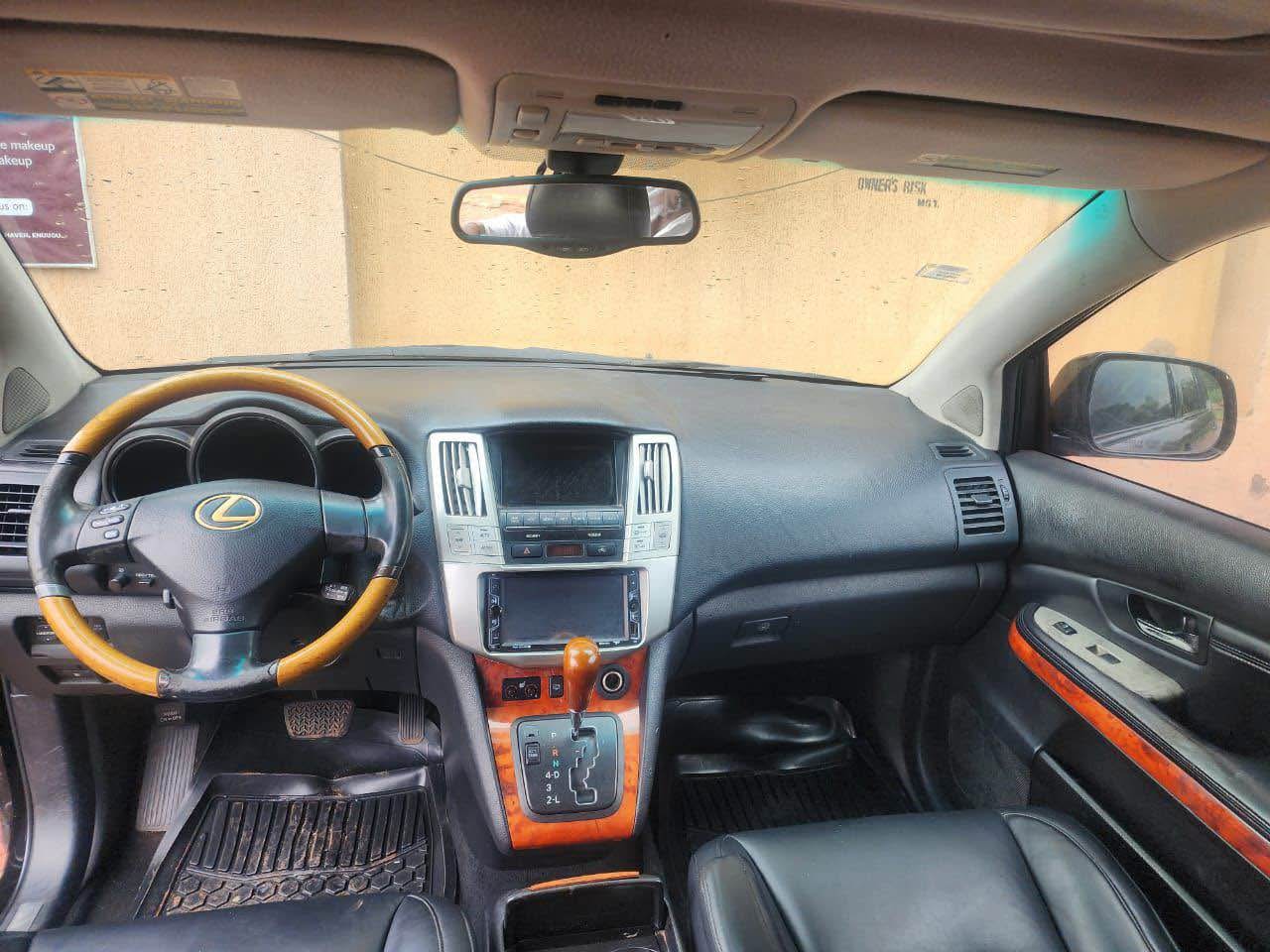A picture of CLEAN RX 330 BELGIUM EQUIVALENT AVAILABLE FOR SALE ENGINE UNTAMPERED