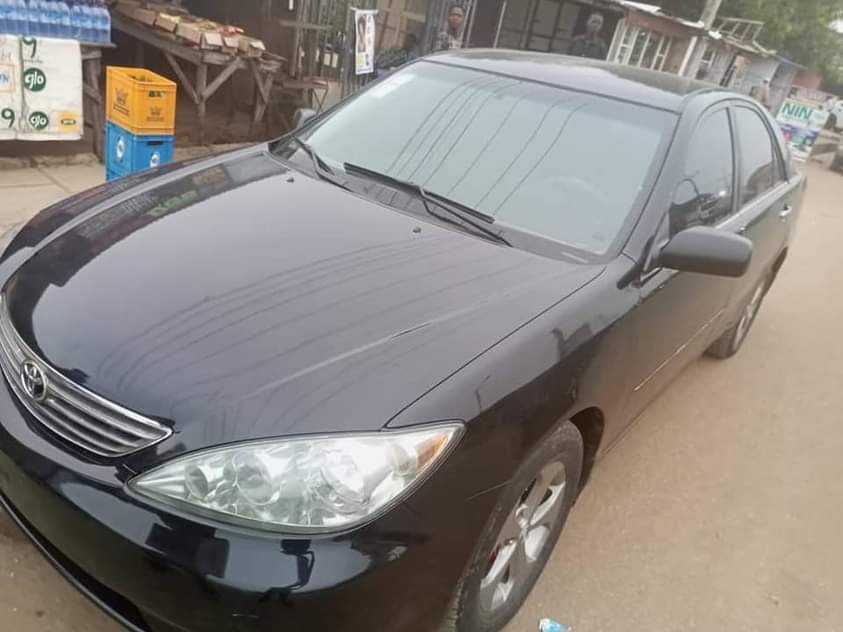 A picture of 2004 Toyota camry