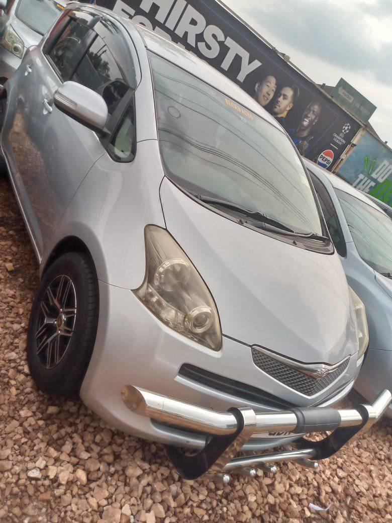 A picture of Toyota ractis