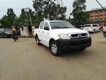 A picture of Neatly Bake Toyota Hilux 2012 sound engines and gear smooth