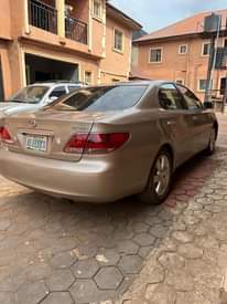 A picture of Lexus ES330