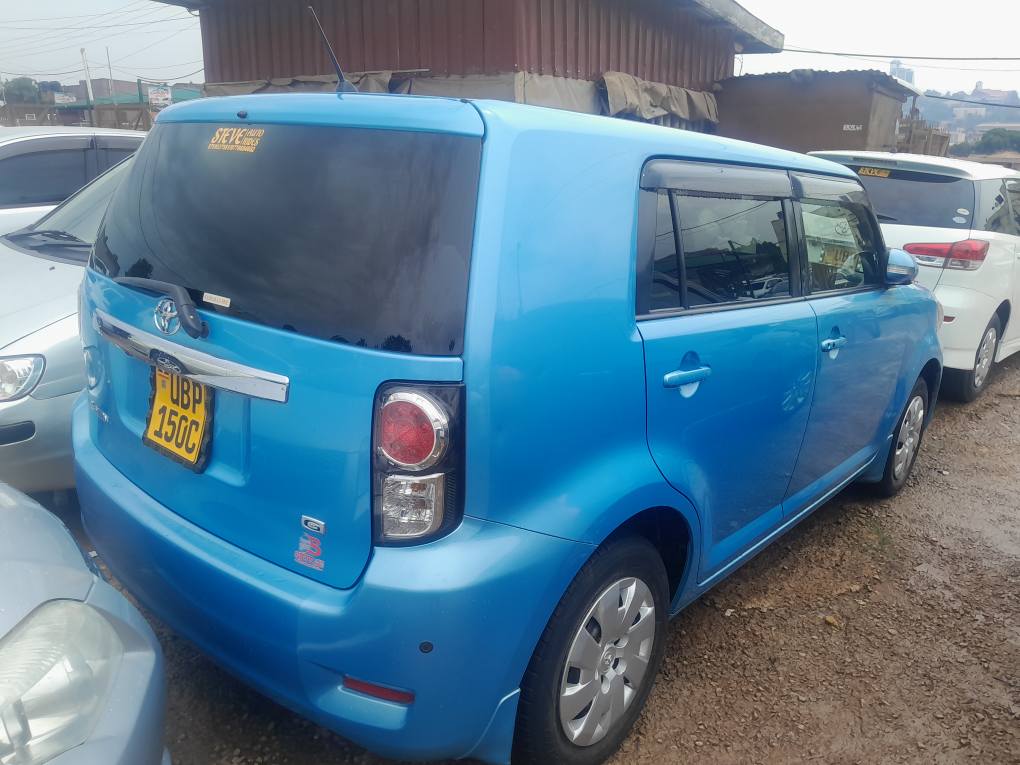 A picture of Toyota rumion