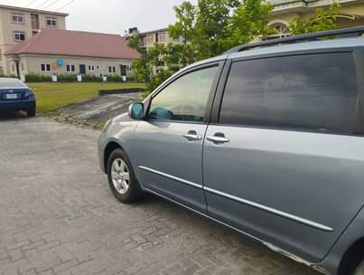 A picture of Clean Nigerian Used Toyota Sienna XLE 2005