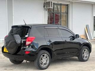 A picture of Toyota rav 4