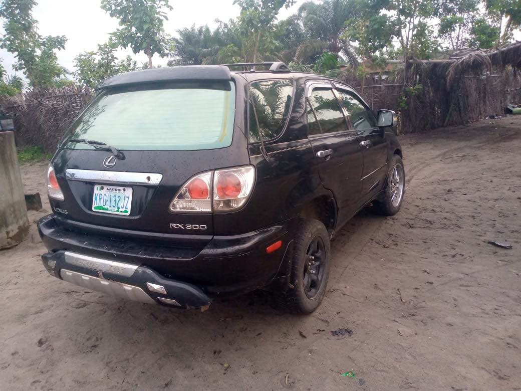 A picture of Rx300 09063393963