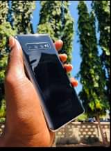 A picture of Samsung S10