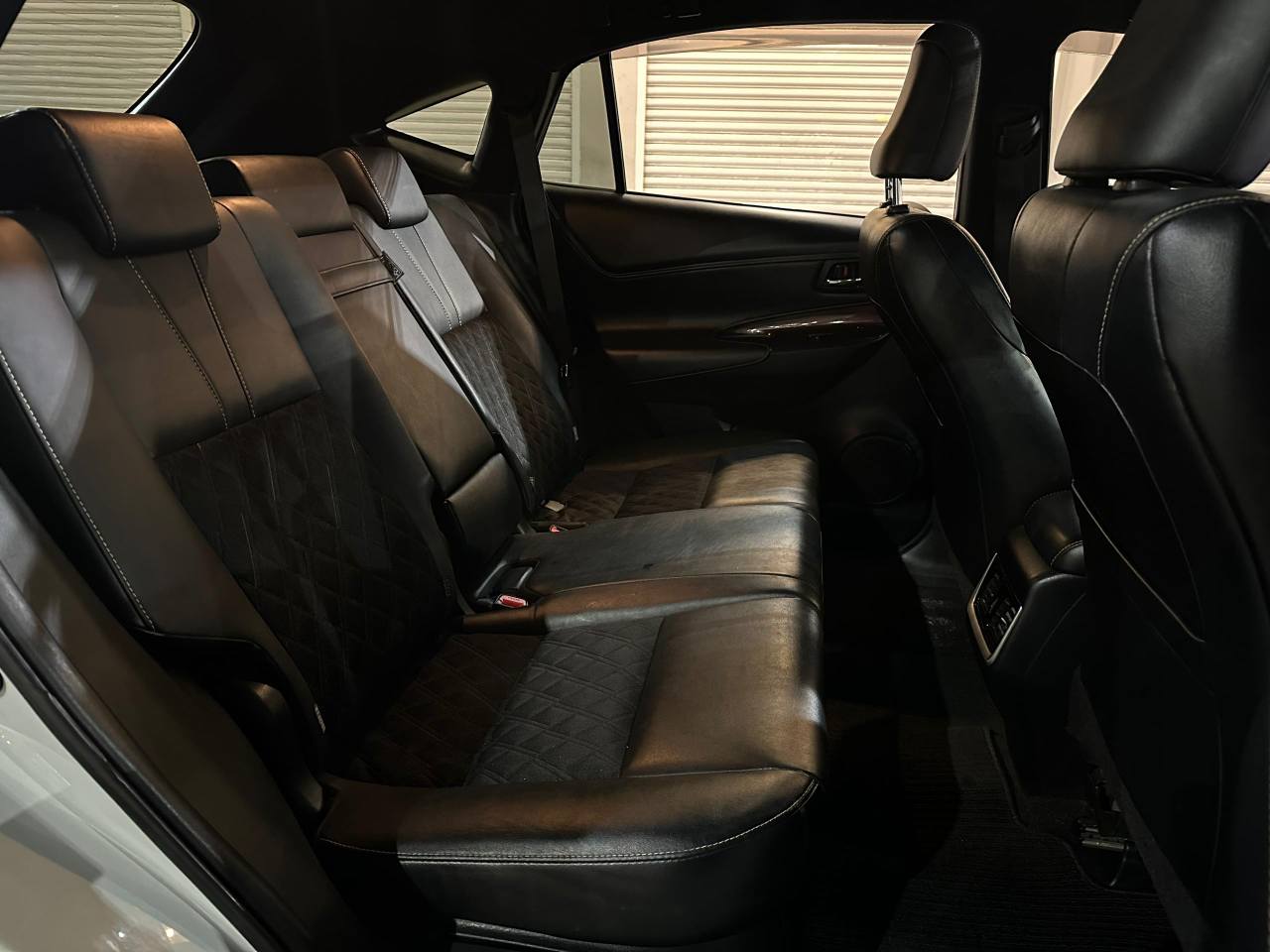 A picture of Toyota harrier anaconda