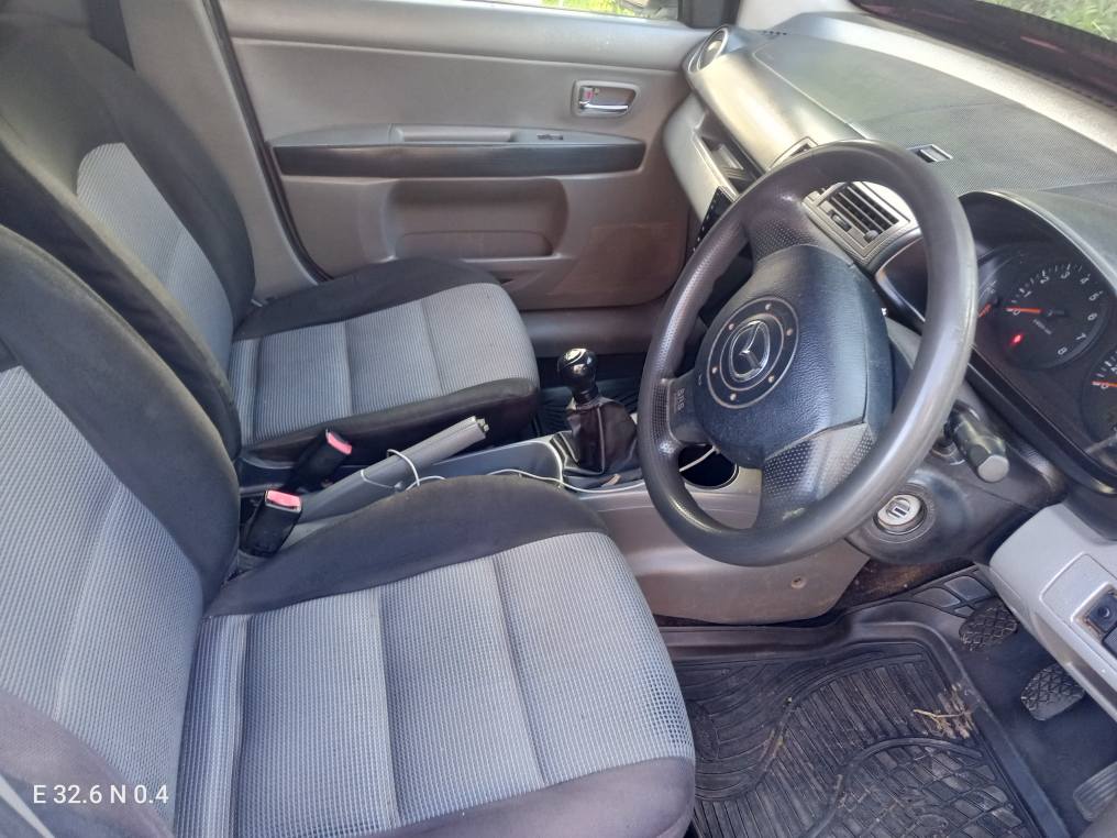 A picture of Mazda Demio MANUAL TRANSMISSION