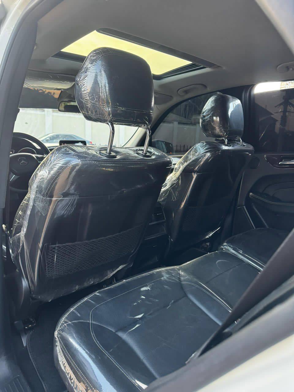 A picture of Mercedes Benz ML 350