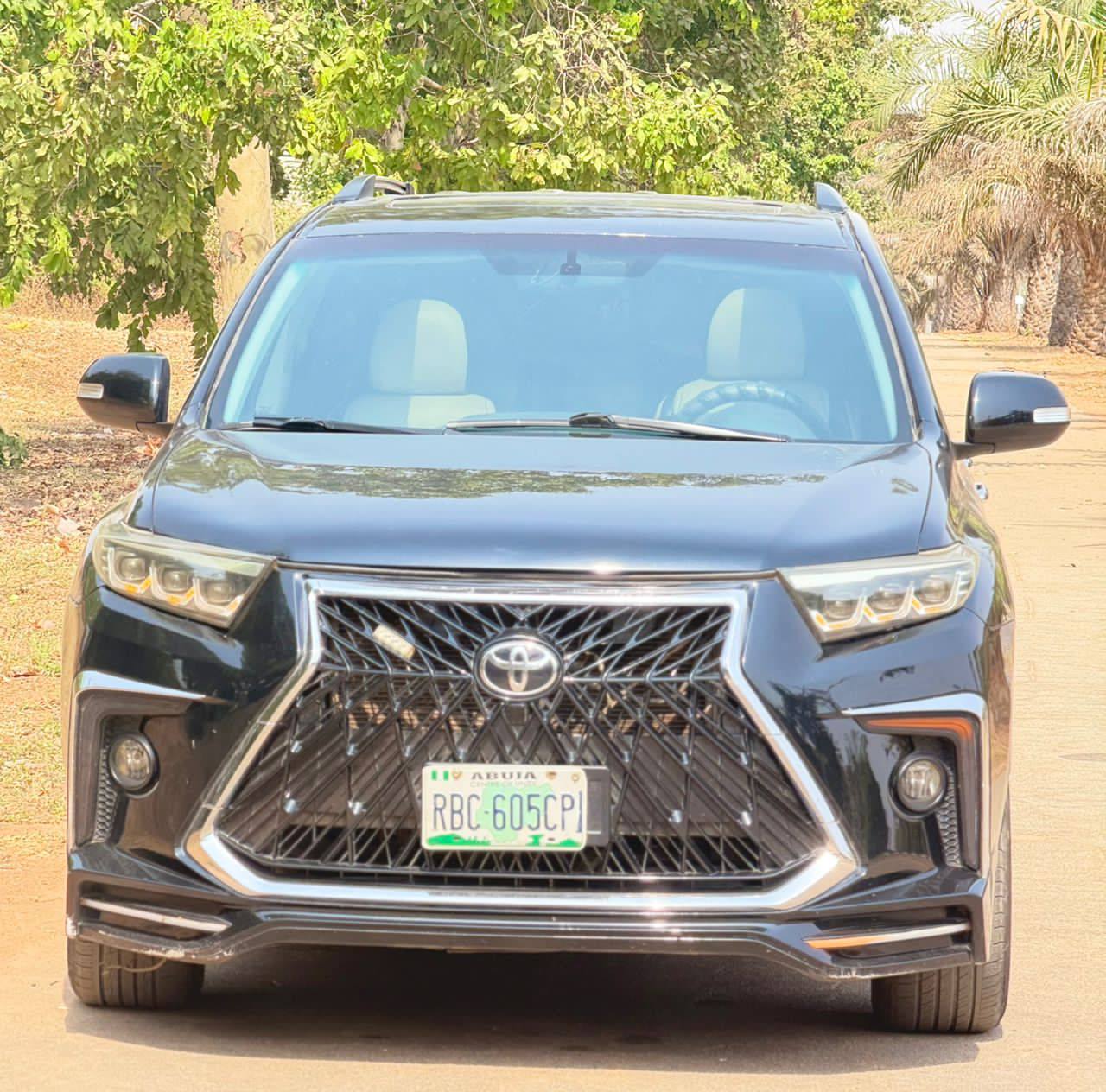 A picture of Toyota Highlander 2013