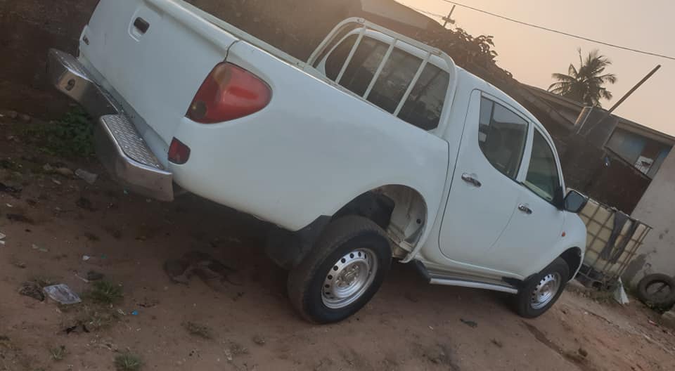 A picture of MISTBUSHI L200 4 BY 4