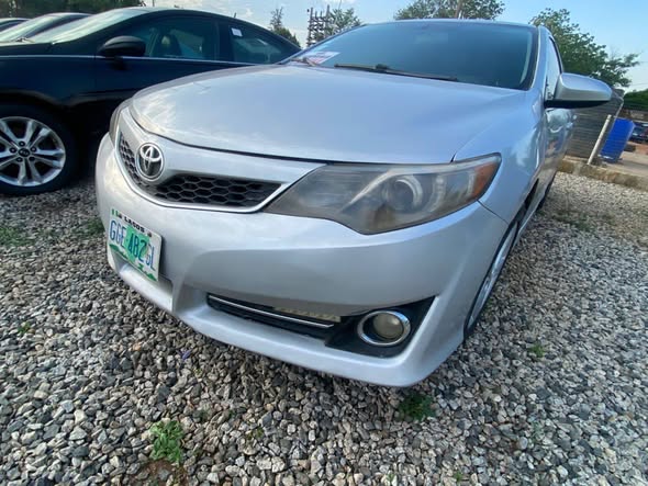 A picture of Toyota Camry SE 2014
