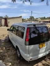 A picture of TOYOTA NOAH
