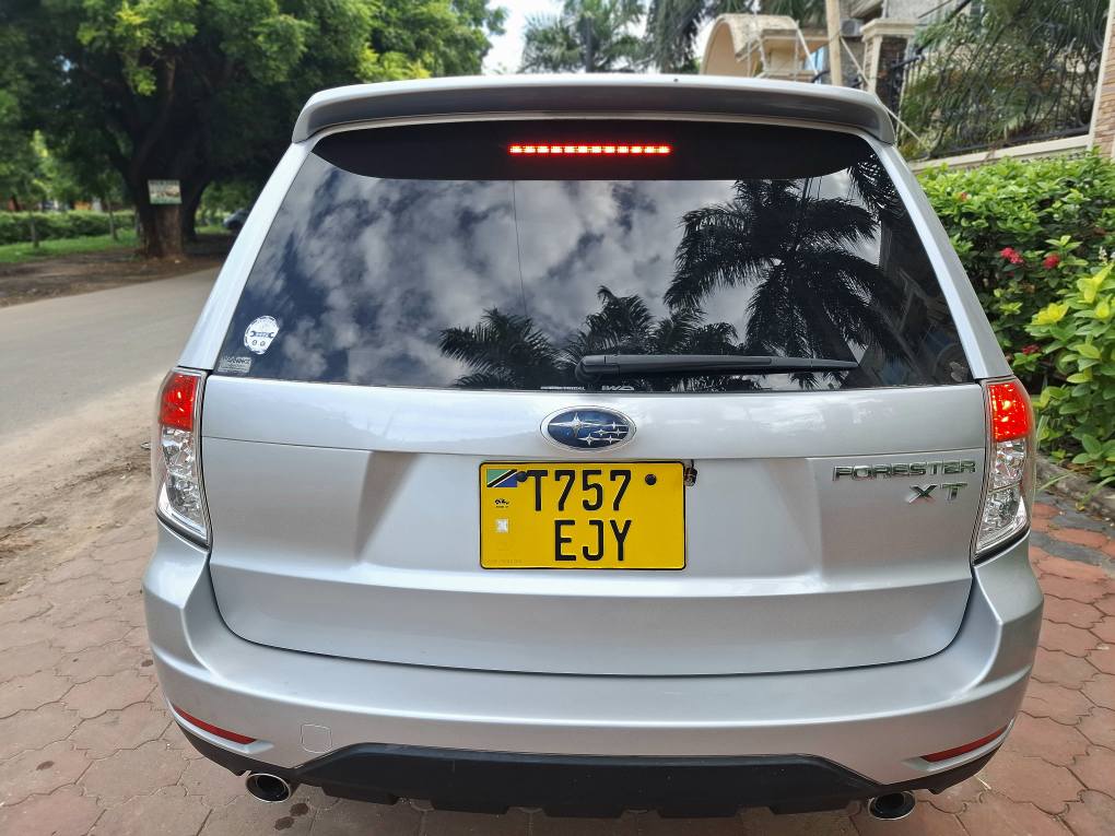 A picture of Subaru Forester xt