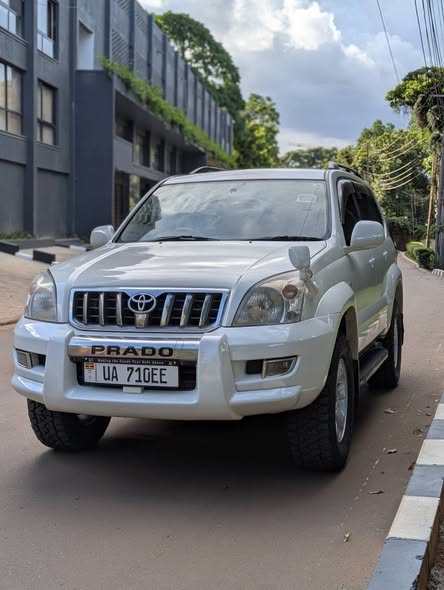 A picture of Toyota Land cruiser Prado TX 2006 model