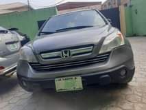 A picture of Honda accord 2008 model very clean engine and gear is