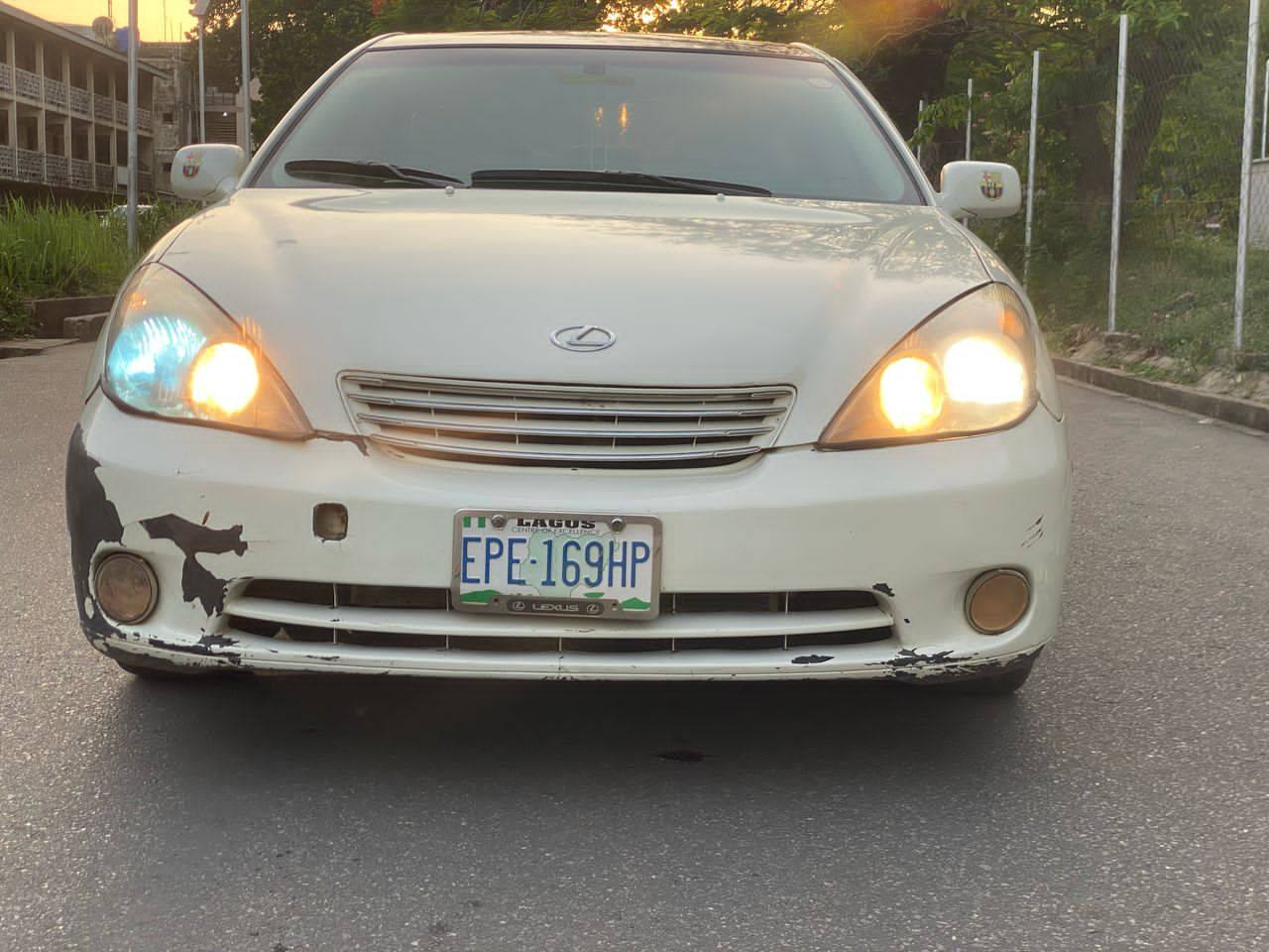 A picture of Lexus EX 300