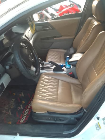 A picture of 2013 HONDA ACCORD 07035917968