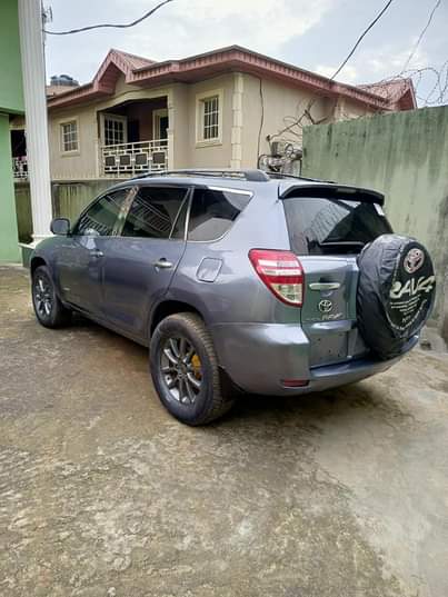 A picture of RAV4 2008 for sale