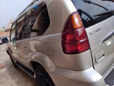 A picture of LEXUS GX470 FIRST BODY PAN