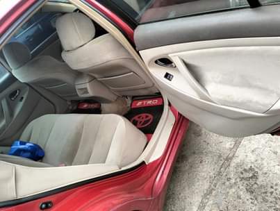 A picture of Extremely clean 07 camry 4 5m