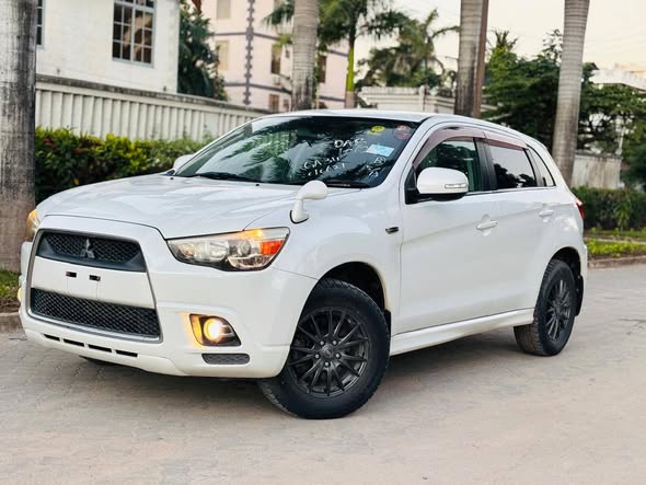 A picture of MITSUBISHI RVR