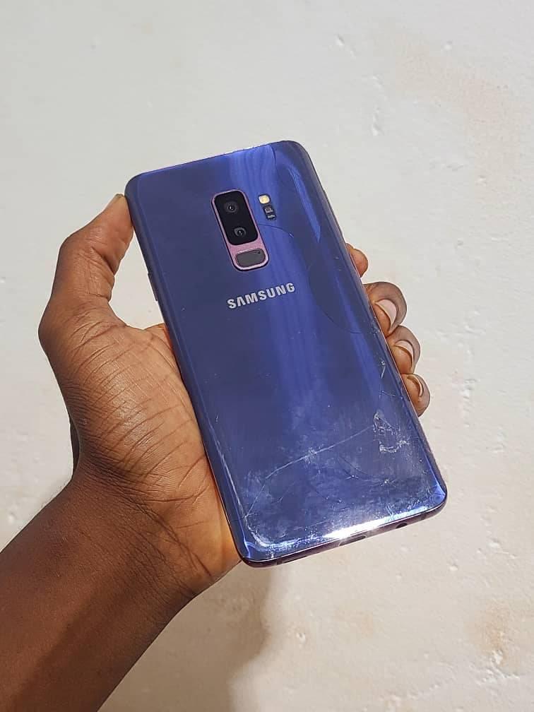 A picture of Samsung S9 plus
