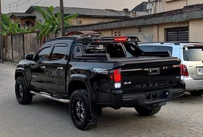 A picture of oks Toyota Tacoma Year 2018 Turbo Colour Black Keyless Wireless